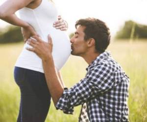 Son al menos seis síntomas que algunos hombres sufren durante el embarazo. Foto cortesía serpadres.com
