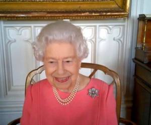 Isabel y su esposo, el príncipe Felipe, de 99 años, recibieron la primera dosis de la vacuna el mes pasado. Foto: AP