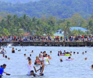 Las playas son el destino preferido por los hondureños en esta temporada de Semana Santa (Foto: EL HERALDO Honduras)