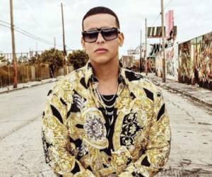 Daddy Yankee es un cantante, actor, productor discográfico, locutor de radio​ y empresario puertorriqueño.