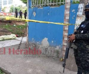 Quienes le conocían, afirmaron que la víctima laboraba en un restaurante de la ciudad capital. FOTO: Estalin Irías/EL HERALDO