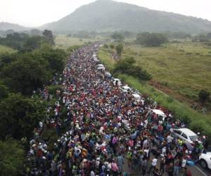 Este 2019 se llegó a una cifra sin precedentes en lo que respecta a detenciones de hogares hondureños en el límite fronterizo y que coinciden -probablemente su principal explicación- con la salida de caravanas de indocumentados que parten desde Honduras, El Salvador y Guatemala con rumbo a Estados Unidos. Foto: AFP.