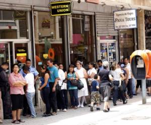 Durante la próxima semana todas las instituciones bancarias cerraran a las 3:00 de la tarde, dice el aviso, pero también se le recordó a la población hondureña que pueden realizar sus transacciones de manera electrónicas desde sus hogares.