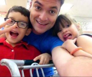 El presentador de televisión Kenneth Melhado es padre de tres niños. Foto: Instagram