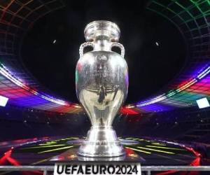 Trofeo que se llevará la selección campeona de la edición 2024 de la Eurocopa. que se jugará en Alemania.