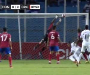 El arquero catracho evitó que Costa Rica se adelantara por medio de Kendall Waston. Foto: Cortesía Deportes TVC