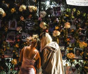 Todavía hay más de 140 personas desaparecidas entre los escombros del edificio. AFP.