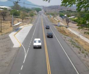 La carretera hacia Tegucigalpa está señalizada hasta Jícaro Galán. Fotos: Marlin Herrera