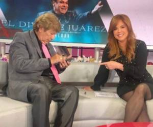 Momento en el que Joaquín envía los mensajes a, supuestamente, Juan Gabriel.