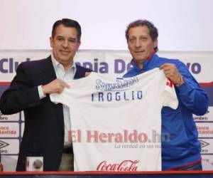 Pedro Troglio junto al presidente del Olimpia, Rafael Villeda. Foto: Marvin Salgado / El Heraldo