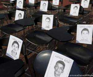 Christian Rodríguez, Alexander Mora y Jhosivani de la Cruz han sido los cadáveres identificados hasta ahora. Foto: AP