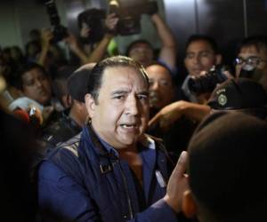 A su llegada a los tribunales, donde un juez le informará los cargos en su contra, Samuel Morales dijo que va a colaborar con la justicia. Foto: AFP