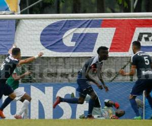 Rubilio Castillo marcó el primer gol del partido ante Marathón. Foto: Neptaly Romero / Grupo OPSA.