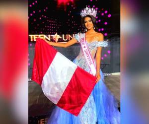 Luciana Vázquez Vela, una joven de 18 años oriunda de Iquitos, Perú ha sido coronada como la nueva Miss Teen Universe International 2024 en una gala celebrada en Punta Cana, República Dominicana.