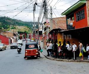 Un sólo mototaxi recogía pasajeros en el punto del San Pablo.