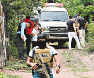 El cuerpo fue levantado por personal de investigación de la Policía Nacional y por elementos de Medicina Forense, en la Villeda Morales.