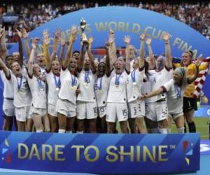 A finales de julio, el presidente de la federación, Carlos Cordeiro, dijo que el equipo de mujeres recibió más paga que el de hombres entre 2010 y 2018. Foto: AP.