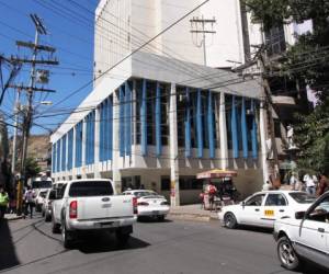 Edificio de la Dirección Ejecutiva de Ingresos en el centro de Tegucigalpa.
