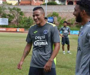 Luis Garrido debutó en unh juego no oficial con la camisa del conjunto azul.