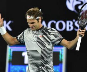 Finalmente, en una quinta manga de gran tensión, a Federer no le tembló el pulso y se ganó el puesto en la final en 3 horas y 5 minutos. Foto: AFP