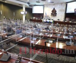 El hemiciclo fue acondicionado para evitar contagios de covid-19 y se espera que para el nuevo CN se vuelva a las sesiones presenciales. Foto: El Heraldo