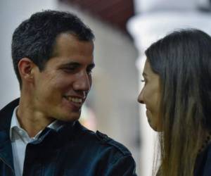 Juan Guaidó junto a su esposa Fabiana. Foto AFP