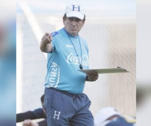 Entrenamiento de la selecciÃ3n mayor de fÃotbol , previo partido contra Guayana Francesa.