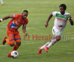 Universitarios y escualos protagonizaron un aguerrido empate en la cancha del Nacional. Foto: David Romero | EL HERALDO