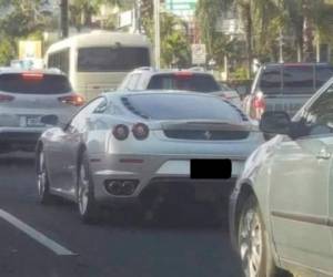 Polémico caso del Ferrari en las calles de San Pedro Sula, es investigado. Foto: Redes sociales.