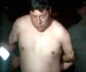 El parlamentario de Bolivia fue detenido tras desnudarse.