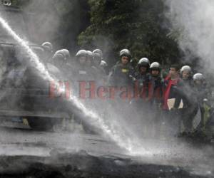 Los toques de queda que estableció el gobierno de la República, han sido criticados por el informe de Amnistía Internacional. Foto: Agencia AFP / El Heraldo.