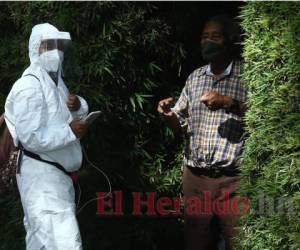 Brigadas médicas de la Secretaría de Salud realizan evaluaciones en viviendas para entregar MAIZ a quien en verdad lo ocupe. Foto: Emilio Flores / EL HERALDO.