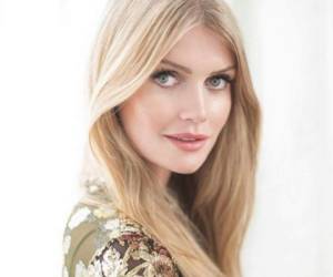 Lady Kitty Spencer es una destacada modelo británica y prima de los príncipes Harry y Guillermo.