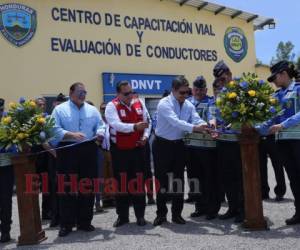 El Centro de Capacitación de Dirección Nacional de Vialidad y Transporte fue inaugurado este miércoles por el presidente de Honduras, Juan Orlando Hernández. Foto: Johny Magallanes / EL HERALDO.