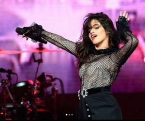 'Creo que nunca me he sentido tan feliz haciendo un concierto', dijo Camila en español.