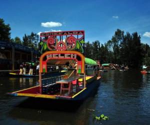 El turismo siempre ha sido muy importante para Xochimilco, donde sus autoridades han pasado apuros para defender las islas, llamadas “chinampas”, de la urbanización. Foto: Cortesía.