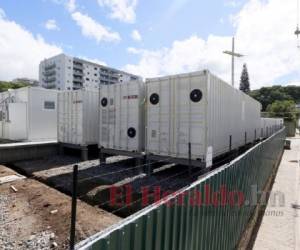 El hospital móvil de Tegucigalpa sigue en proceso de pruebas e inventario y no inicia sus funciones. Foto: Marvin Salgado/EL HERALDO