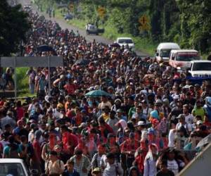 Con las caravanas, los hondureños pasaron de la migración individual a salir masivamente. Foto: El Heraldo