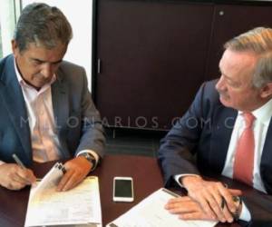 Jorge Luis Pinto firmó y se convirtió en el nuevo entrenador de Millonarios FC. Foto cortesía Twiiter @MillosFCoficial