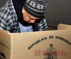 El elector podrá colocar su marca en cualquier parte del recuadro reservado en la papeleta, pero cuidando de no salirse del mismo.