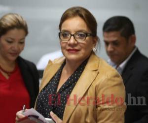 La esposa del expresidente Manuel Zelaya lidera una alianza de seis corriente en el nivel presidencial.