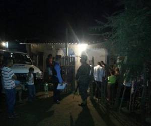Una madre y su hijo de seis años fueron encontrados muertos la madrugada del pasado viernes en el interior de su vivienda en la aldea Casa Quemada de Cofradía, en el departamento de Cortés.