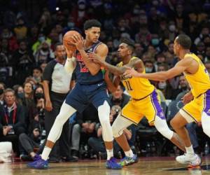 Los Lakers, que visitan el viernes a los Charlotte Hornets, caen a la novena posición de la Conferencia Oeste. Foto: AFP