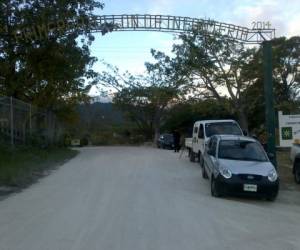 Medidas de seguridad en las afueras del Primer Batallón de Infantería. (Fotos: Alex Pérez)