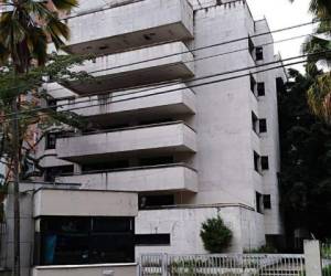 Pablo Escobar vivió junto a su familia en el edificio Mónaco. Hasta la fecha nadie habita este lugar. Foto: Facebook/María del Mar