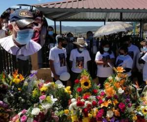 El entierro de Keyla Martínez se realizó en el Cementerio Municipal de La Esperanza, Intibucá. Foto: Cortesía.