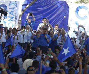 “Agradezco el trabajo de los jóvenes, mujeres y la vieja guardia del Partido Nacional, que ha permitido tener una organización política unida, fuerte y organizada”, dijo JOH.