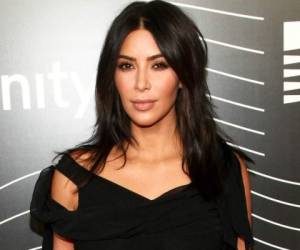 Kim Kardashian asegura que desea que sus hijos tengan tantos hermanos como los tuvo ella. Foto: AP