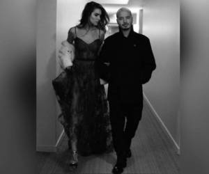 J Balvin comenzó su relación con Valentina Ferrer. Durante una premiación, el cantante hizo público su amor por la modelo. Foto: Instagram.