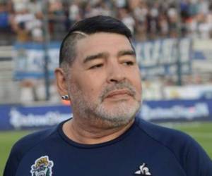 Maradona en 2016 sacó de su testamento a dos de sus hijos.